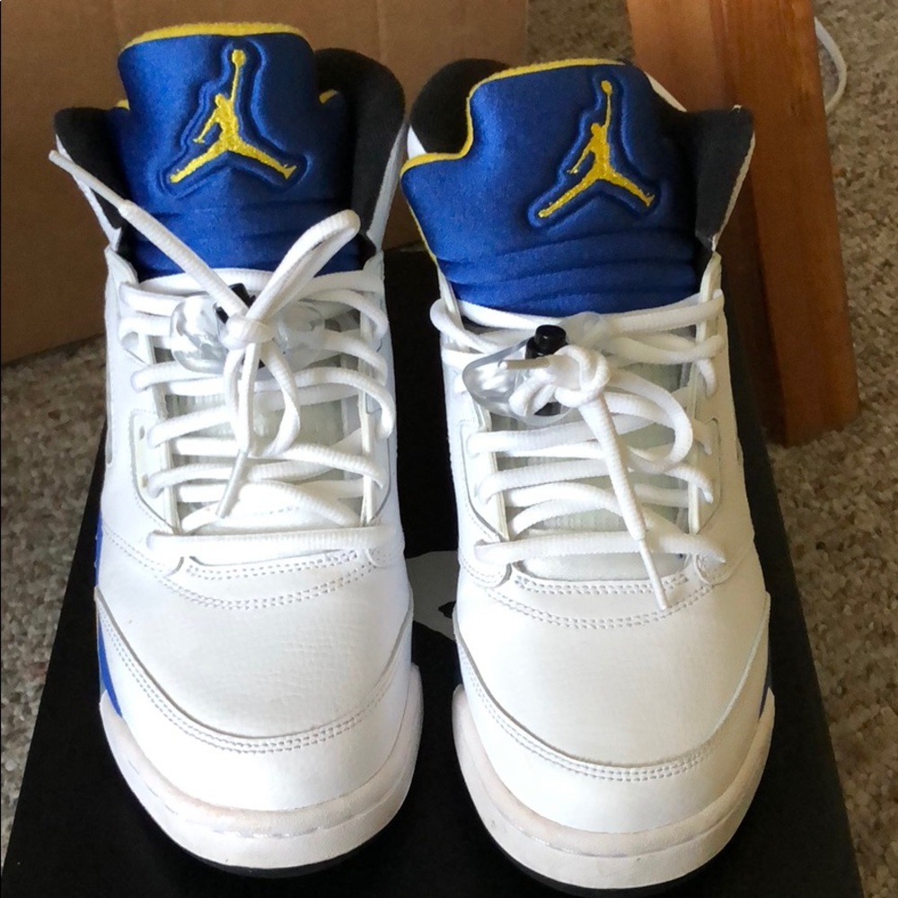 SUPER CLEAN JORDAN RETRO LANEY 5s!!!!